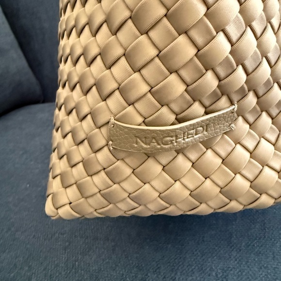 Jetsetter Tan Woven Large Woman’s Tote Bag - Picture 11 of 14